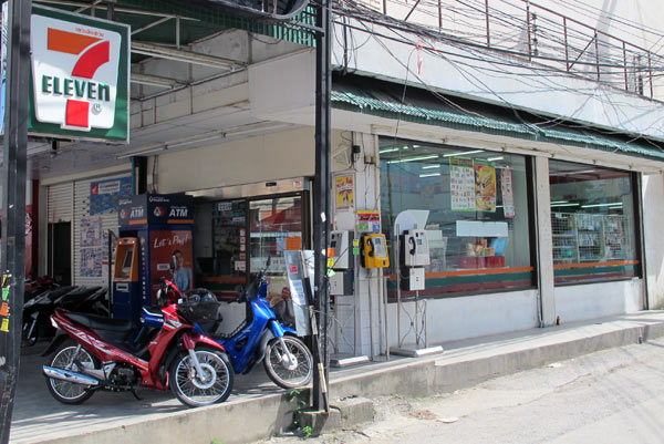 7 Eleven (Huay Kaew Rd)