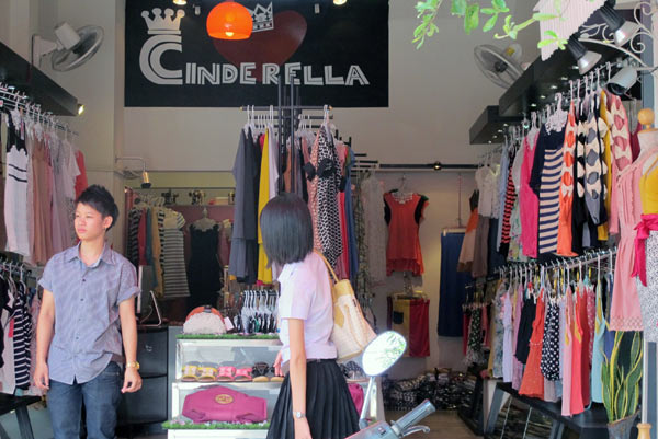 Cinderella (Clothes Shop)