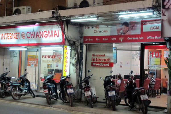 Internet @Chiang Mai (Thapae Gate)