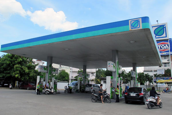 Local Gas Station (Superhighway Chiangmai-Lampang Rd)
