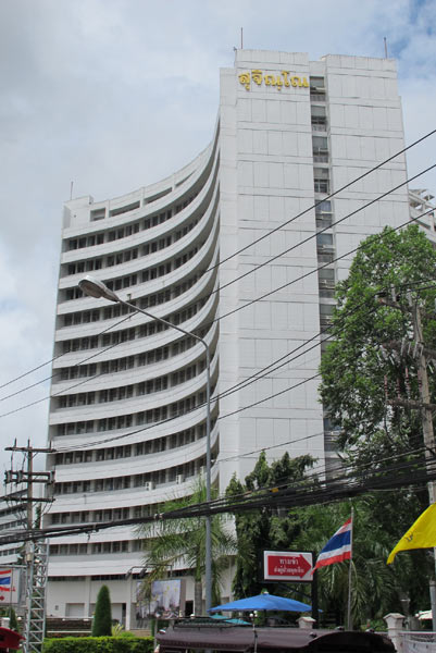 Maharaj Nakorn Chiang Mai Hospital (Suan Dok Hospital)