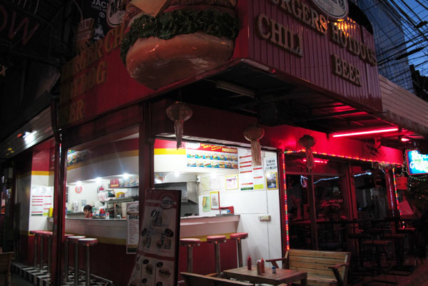 Mike's Burger (Loi Kroh Branch)