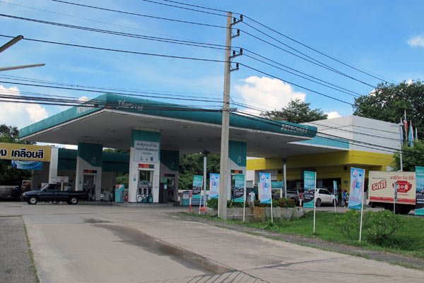 Petronas (Superhighway Chiangmai-Lampang Rd)