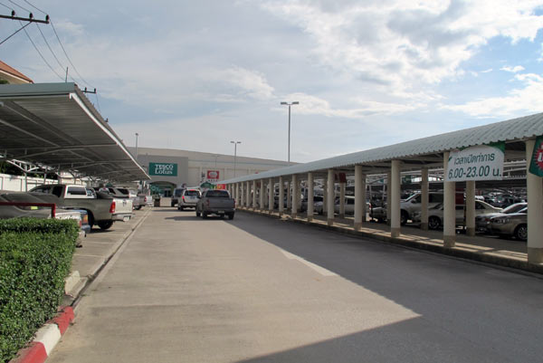 Tesco Lotus Chiang Mai Kad Kamtiang