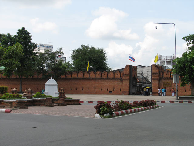 Thapae Gate