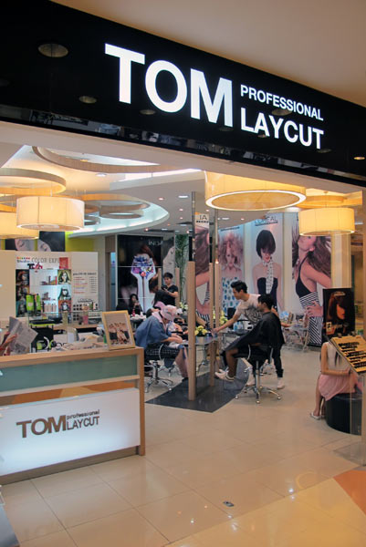 Tom Laycut Professional @Central Airport Plaza