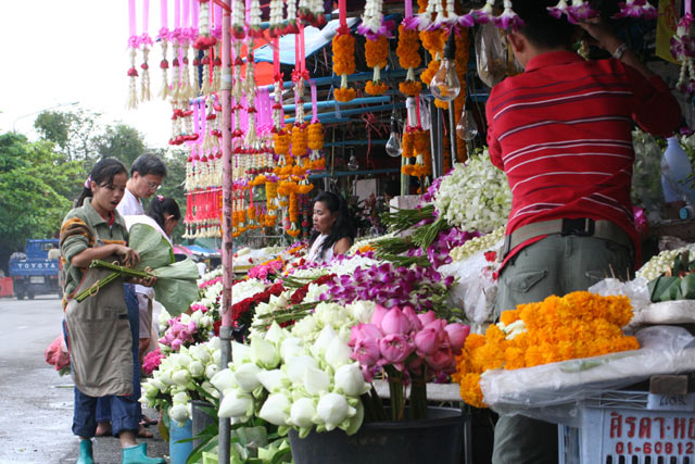 Ton Lamyai Flower Market