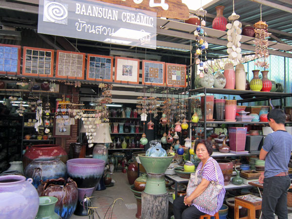 Baansuan Ceramic @Kamthieng Flower Market