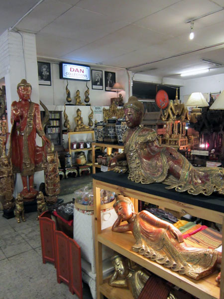 Dan Collections @Baan Thapae Art Gallery Boutigue Rooms