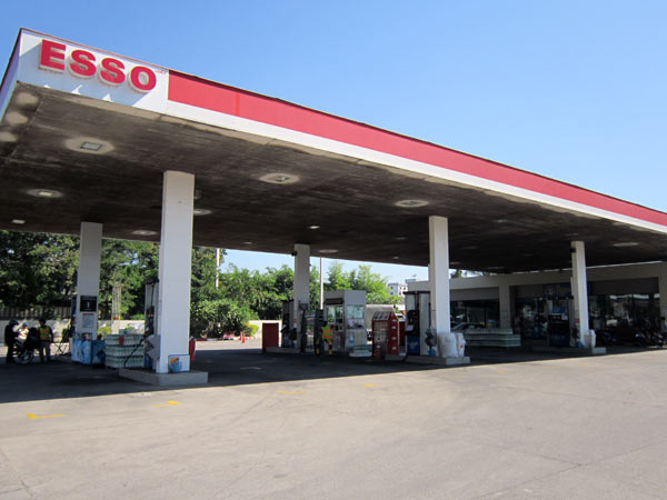 Esso Gas Station (Hang Dong Rd)