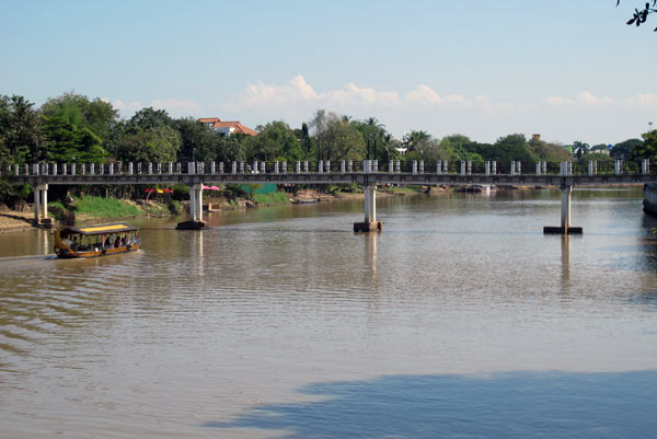 Jansom Anusorn Bridge