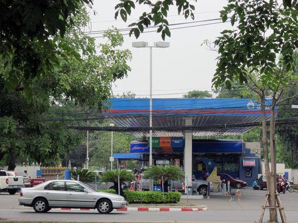 ptt Gas Station (Manee Nopparat Rd)