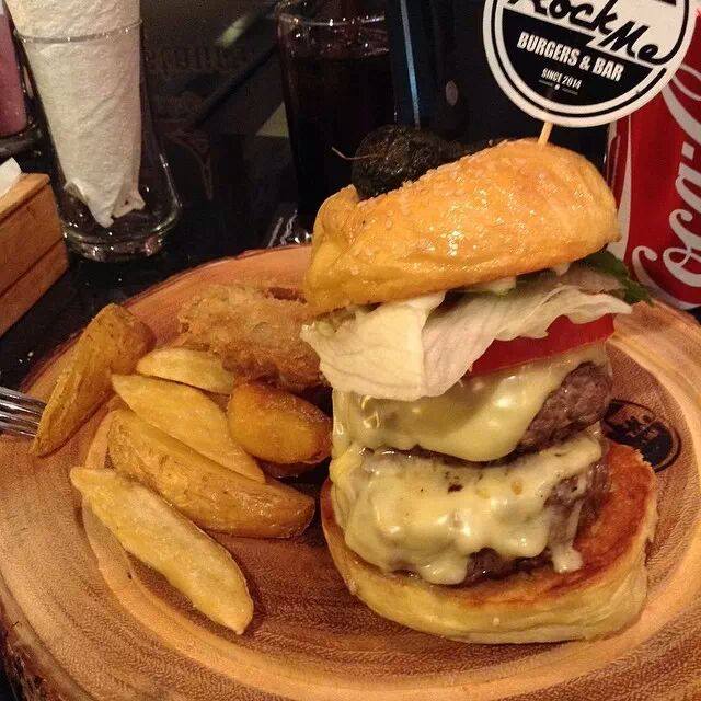 Rock Me Burger & Bar