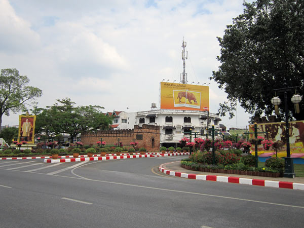 Suan Dok Gate