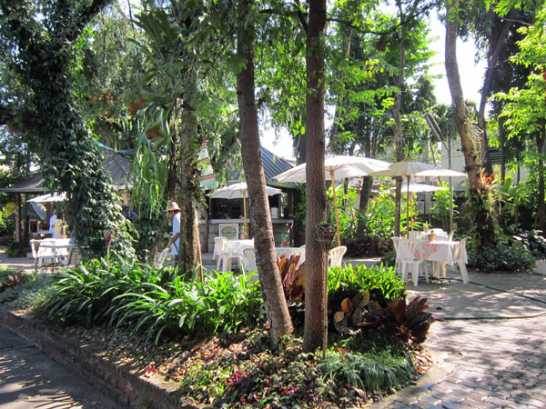 The Garden Cafe @Changpuak Hotel