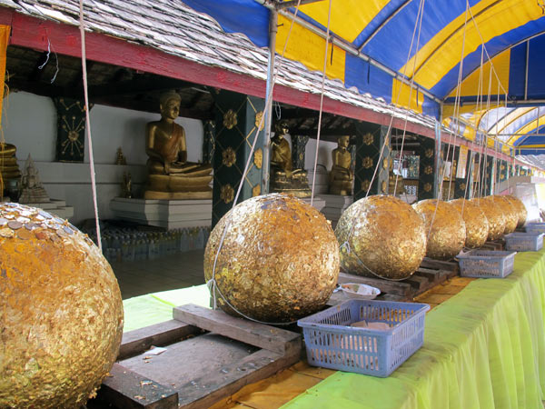 Wat Phrathat Doi Kam