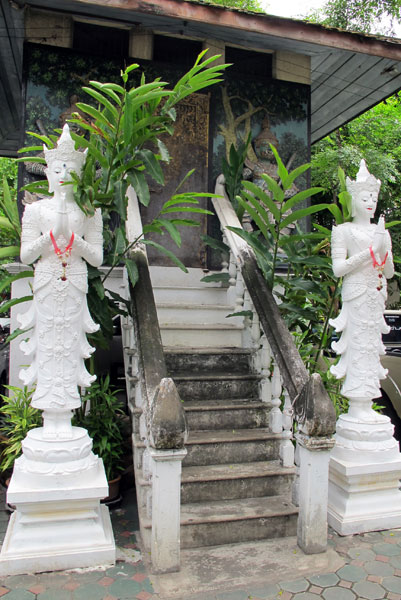 Wat U-Pakut