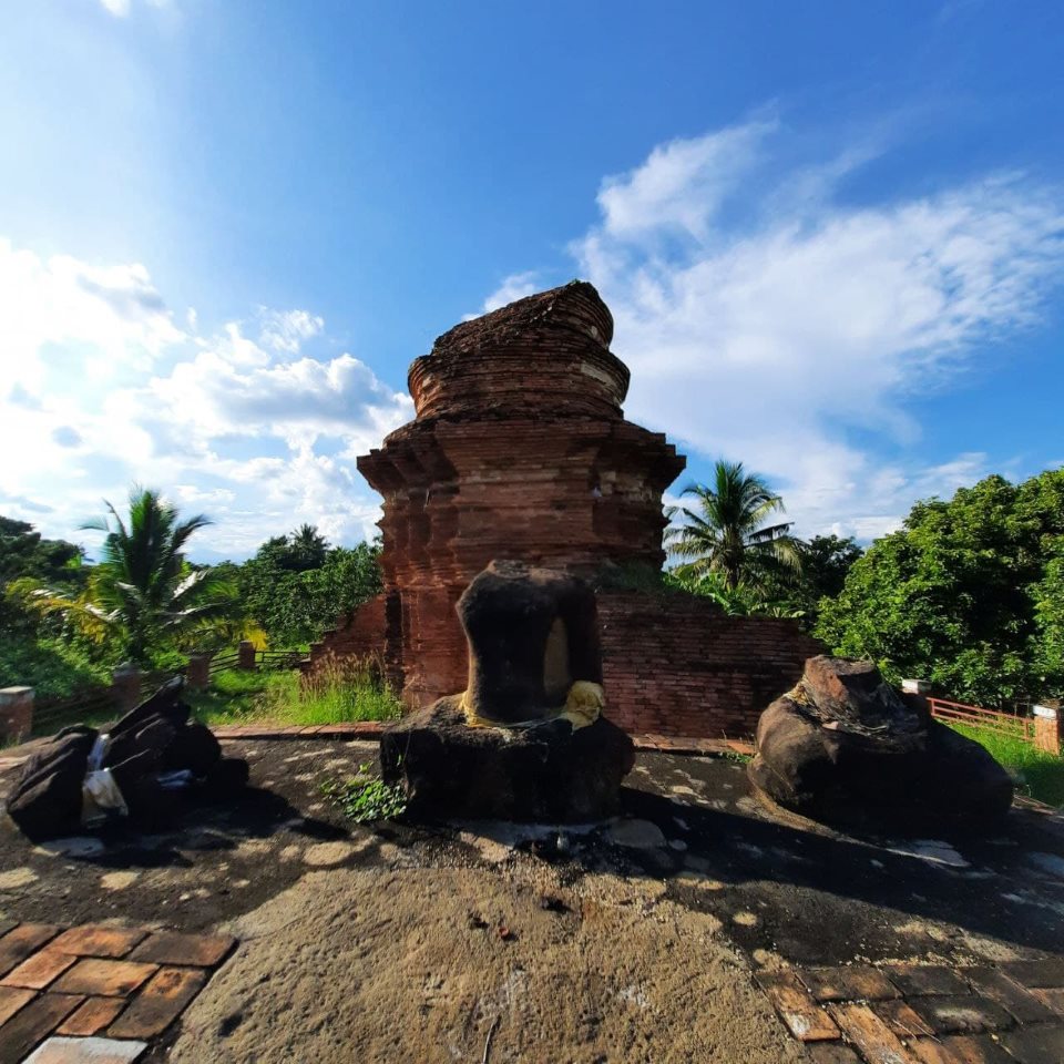 Ku Mai Daeng Temple