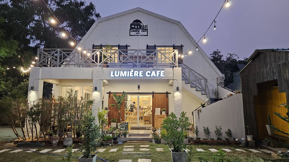 Lumiere Cafe