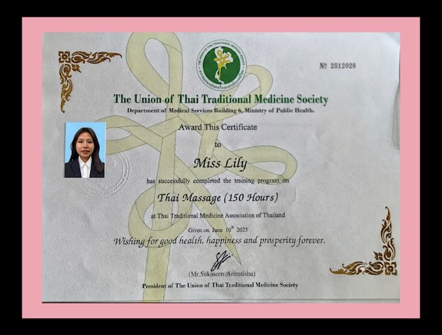 Ai Oon Lanna Massage Chiang Mai staff certification
