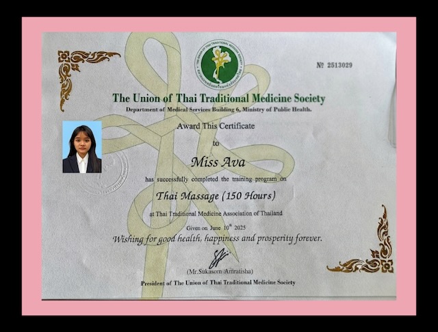 Ai Oon Lanna Massage Chiang Mai staff certification