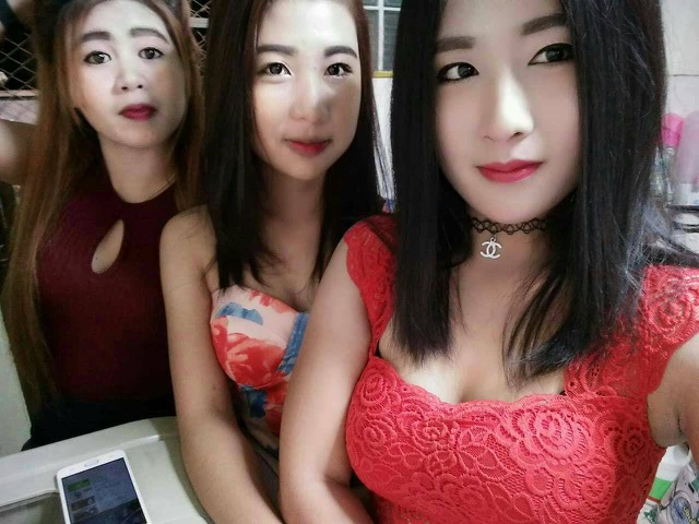 Fang VIP Club Chiang Mai - body to body erotic massage with hot young girls