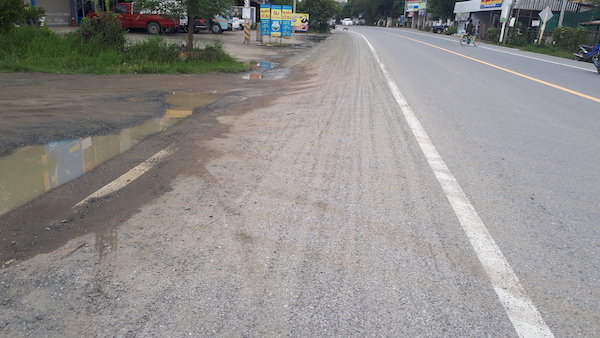 Sand and gravel from dirt at the side of the road makes main roads less efficient and more dangerous